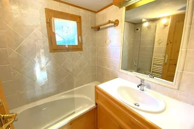 Große, sonnige Wohnung nur wenige Schritte vo...