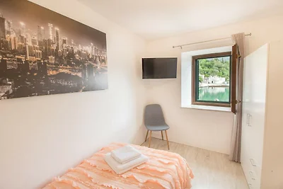 Four Bedroom Holiday Home with Sea View