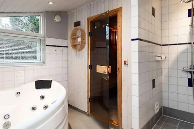 10 Personen Ferienhaus in Væggerløse-By Traum