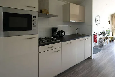 Modern chalet direct gelegen aan het...