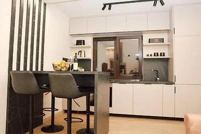 Deluxe One Bedroom Apartment with Balcony