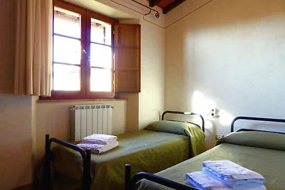 Attraktive Wohnung in Bauernhaus mit Pool
