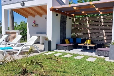 Villa in Brtonigla mit Schwimmbecken