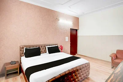 Super Hotel O Tyagi Road vicino