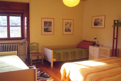 Ferienhaus in Musso mit Schwimmbecken