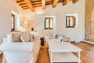 Appartement in Mombaroccio met zwembad
