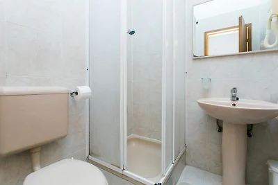 Apartments Elelu - Two-Bedroom Apartment with...