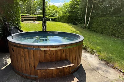 Ferienhaus bei Winterberg con jardín