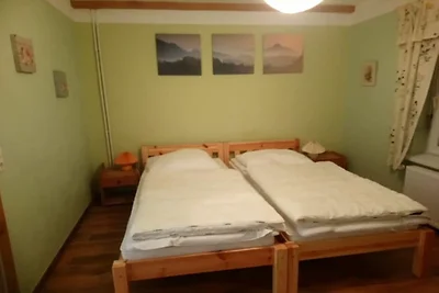 Naturhäuschen mit Teich