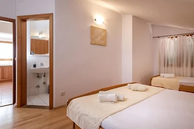 Dolac Green Side Apartments - Two Bedroom Apa...