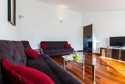 Classic Two Bedroom Apartment with Terrace (o...