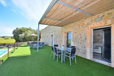 Haus in Maria de la Salut mit Pool