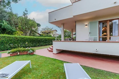 Villa in Marina nahe Strand