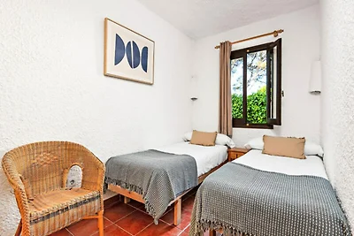 Wohnung in Cala Blanca mit Pool & BBQ