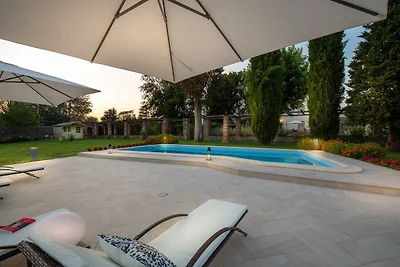 Villa fuori dalle mura storiche di Lucca