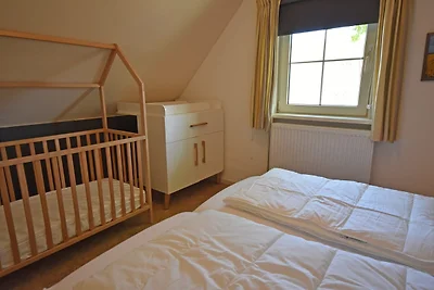 Villa in der Nähe von Wald, Strand und Meer