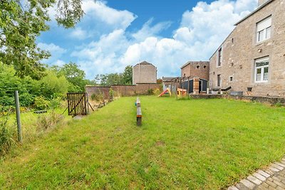 Charmantes Ferienhaus in Clavier mit Garten