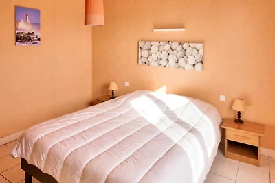 Haus in Penmarch mit Pool und Garten