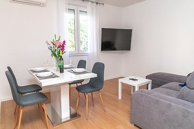 Apartment Matea - Two Bedroom Apartment with ...