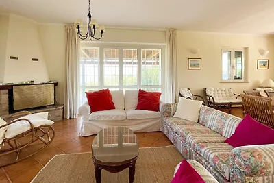 Geräumiges Ferienhaus in Lapedona mit Garten
