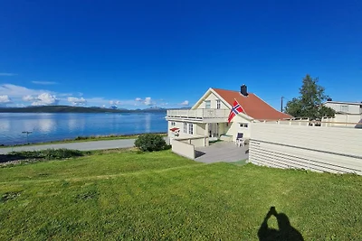 6 osob apartament w Finnsnes-By Traum