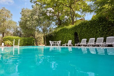 Moderne Villa mit Swimmingpool in Ghizzano,...