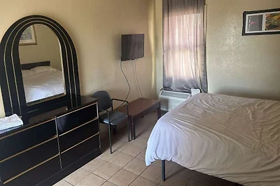 Queen Bed Non-Smoking