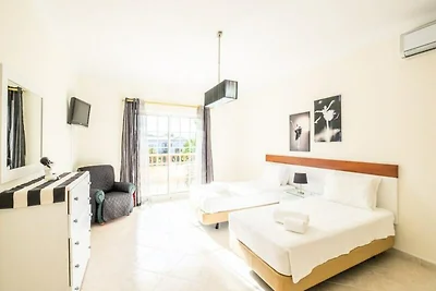 Villa in Carvoeiro mit Pool und Grill