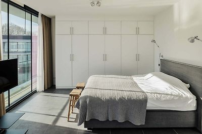 Luxe villa met wasmachine, 4 badkamers, bij h...