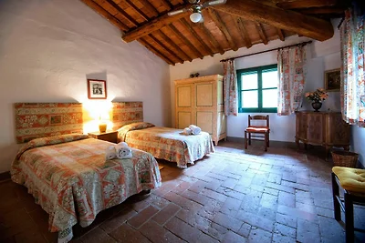 Appartamento con piscina a Ghizzano Italia