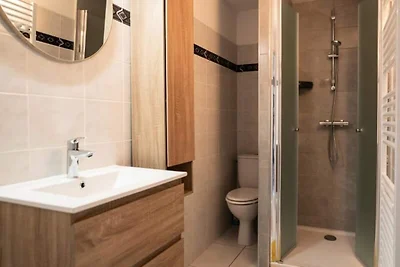 Villa in Vias mit Garten und Grill