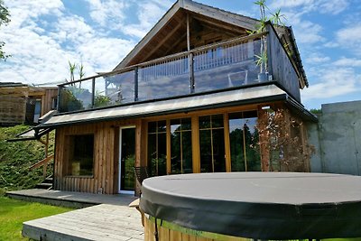 Schönes Chalet in Klagenfurt mit Whirlpool