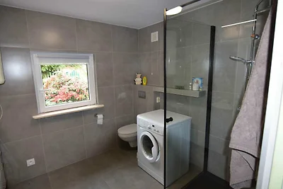 Ferienhaus mit Whirlpool in Zakowo