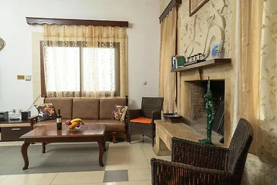 Modernes Ferienhaus in Stalos mit Balkon