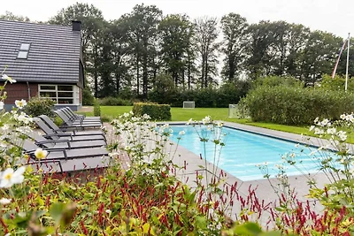 Villa Achterhoek mit beheiztem Pool