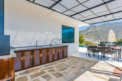 Villa in Kalkan mit Schwimmbecken