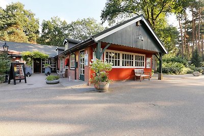 Chalet moderno vicino alla foresta