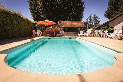 Charmante gîte met zwembad in Vézac