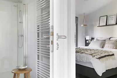 Modernes Chalet mit Smart TV, direkt am Wald