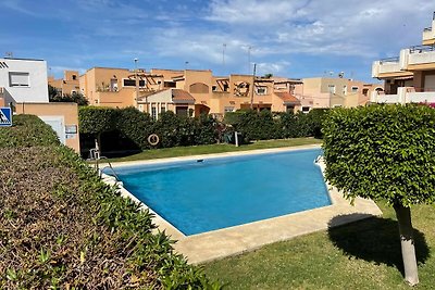 Appartamento con terrazza e piscina in comune