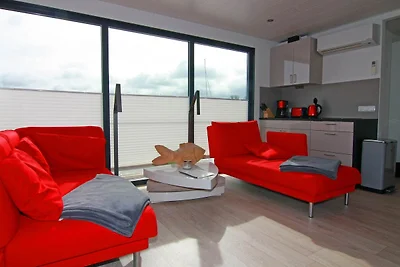 Haus in Ribnitz mit Terrasse für 3 Von...