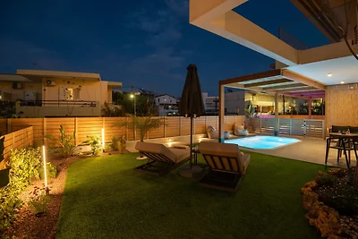 Premium Seaview Suite with Heated Pool and Pr...