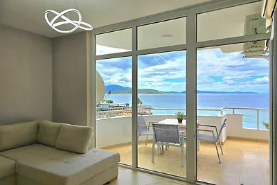 Apartment in Saranda with Stunning Sea Views