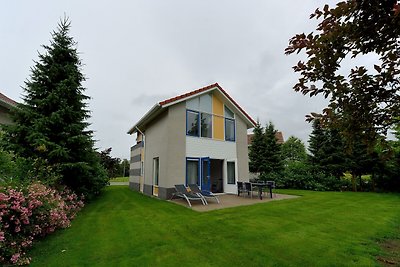 Ferienhaus in Steendam mit Garten