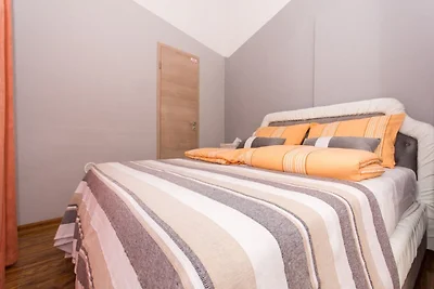 Villa Stil - Two Bedroom Apartment with Balco...