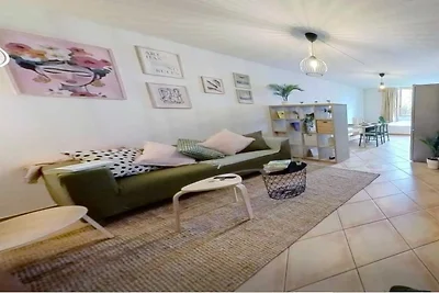 Camera accogliente in un accogliente appartam...