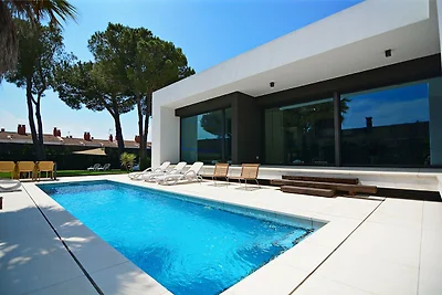 Moderne Villa mit Swimmingpool