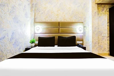 Super Hotel O Vivekanand Marg