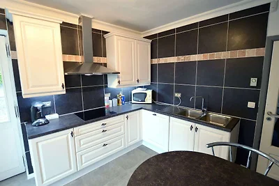 Schicke Ferienwohnung in Polleur mit Sauna