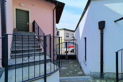 Appartement in Luino met gedeeld zwembad